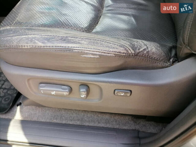Серый Тойота Ленд Крузер Прадо, объемом двигателя 4 л и пробегом 283 тыс. км за 11500 $, фото 33 на Automoto.ua