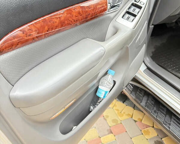 Сірий Тойота Ленд Крузер Прадо, об'ємом двигуна 2.98 л та пробігом 312 тис. км за 19700 $, фото 26 на Automoto.ua