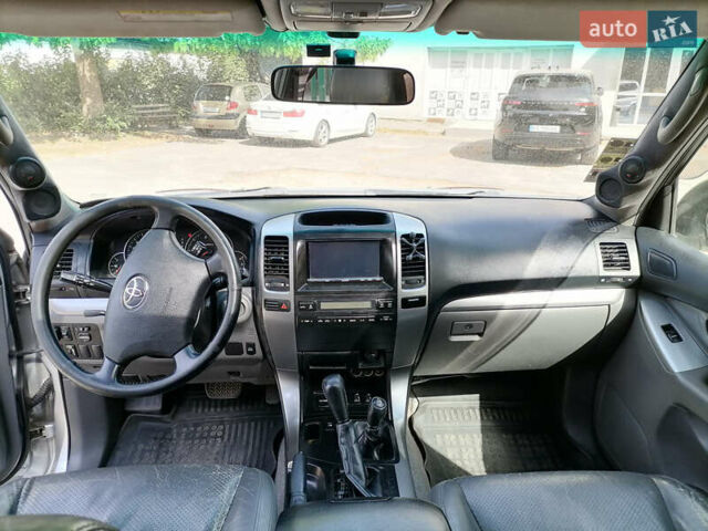 Серый Тойота Ленд Крузер Прадо, объемом двигателя 4 л и пробегом 283 тыс. км за 11500 $, фото 28 на Automoto.ua