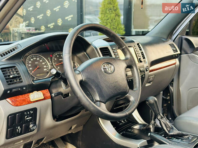 Серый Тойота Ленд Крузер Прадо, объемом двигателя 3.96 л и пробегом 292 тыс. км за 15800 $, фото 13 на Automoto.ua