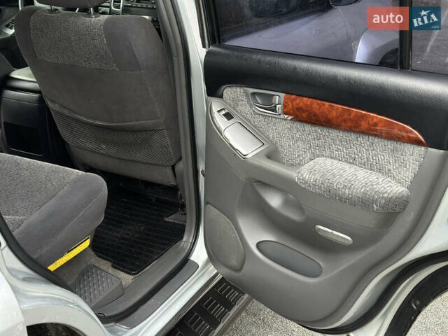 Серый Тойота Ленд Крузер Прадо, объемом двигателя 2.69 л и пробегом 286 тыс. км за 10900 $, фото 36 на Automoto.ua