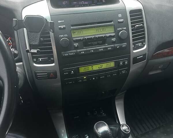 Серый Тойота Ленд Крузер Прадо, объемом двигателя 3.96 л и пробегом 215 тыс. км за 18500 $, фото 11 на Automoto.ua