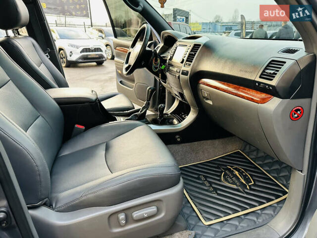 Серый Тойота Ленд Крузер Прадо, объемом двигателя 3.96 л и пробегом 292 тыс. км за 15800 $, фото 21 на Automoto.ua