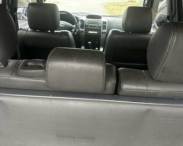 Серый Тойота Ленд Крузер Прадо, объемом двигателя 3.96 л и пробегом 215 тыс. км за 18500 $, фото 9 на Automoto.ua