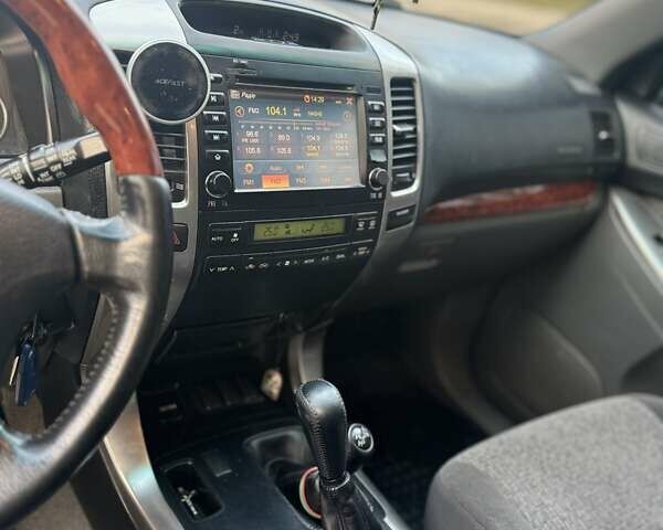 Серый Тойота Ленд Крузер Прадо, объемом двигателя 2.7 л и пробегом 260 тыс. км за 11300 $, фото 18 на Automoto.ua