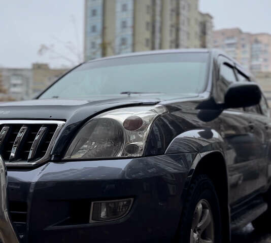 Серый Тойота Ленд Крузер Прадо, объемом двигателя 2.98 л и пробегом 410 тыс. км за 14750 $, фото 4 на Automoto.ua