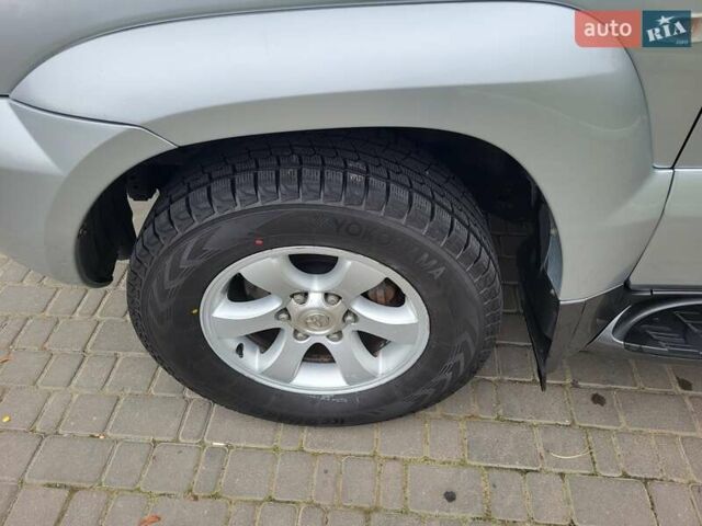 Сірий Тойота Ленд Крузер Прадо, об'ємом двигуна 3.96 л та пробігом 255 тис. км за 16700 $, фото 3 на Automoto.ua