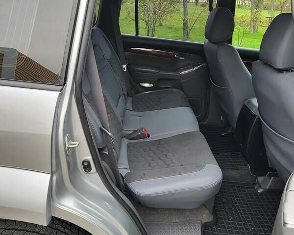 Сірий Тойота Ленд Крузер Прадо, об'ємом двигуна 3.96 л та пробігом 255 тис. км за 16700 $, фото 7 на Automoto.ua