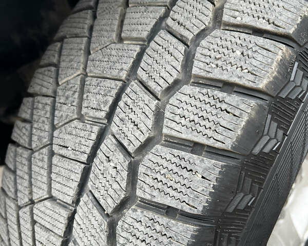 Серый Тойота Ленд Крузер Прадо, объемом двигателя 2.7 л и пробегом 248 тыс. км за 14300 $, фото 13 на Automoto.ua