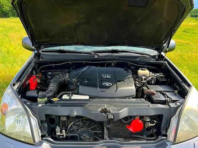 Серый Тойота Ленд Крузер Прадо, объемом двигателя 4 л и пробегом 175 тыс. км за 21000 $, фото 5 на Automoto.ua