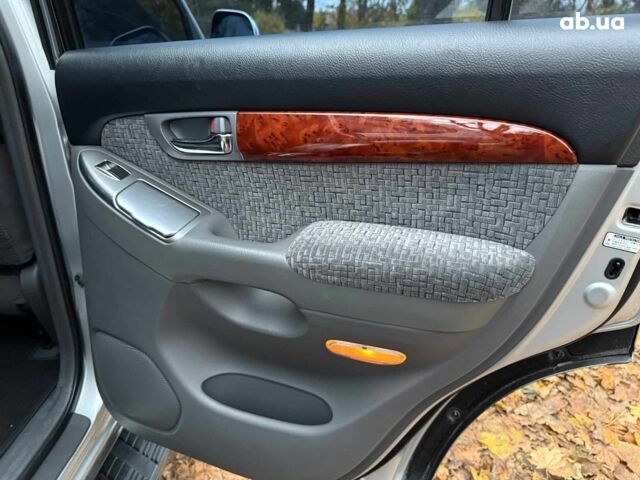 Серый Тойота Ленд Крузер Прадо, объемом двигателя 2.7 л и пробегом 300 тыс. км за 11940 $, фото 18 на Automoto.ua