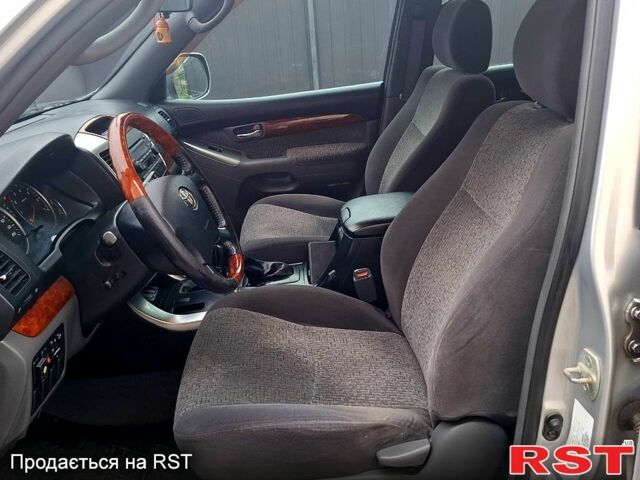 Сірий Тойота Ленд Крузер Прадо, об'ємом двигуна 2.7 л та пробігом 200 тис. км за 13000 $, фото 9 на Automoto.ua