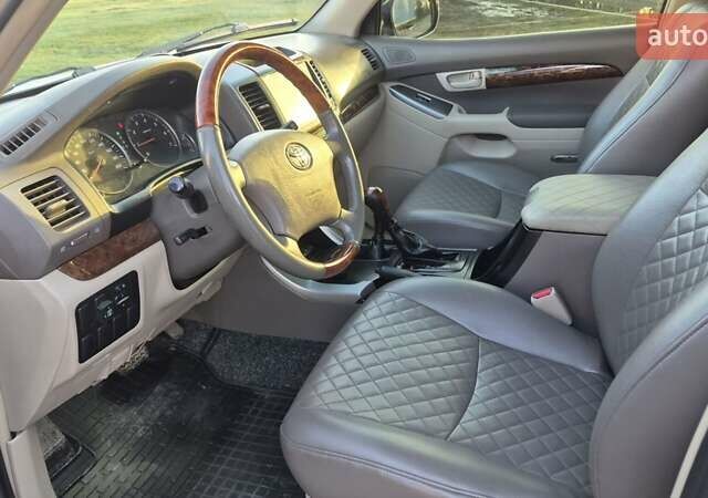 Серый Тойота Ленд Крузер Прадо, объемом двигателя 2.7 л и пробегом 173 тыс. км за 11900 $, фото 9 на Automoto.ua