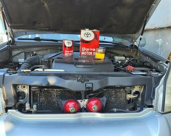 Сірий Тойота Ленд Крузер Прадо, об'ємом двигуна 3.96 л та пробігом 255 тис. км за 16700 $, фото 11 на Automoto.ua