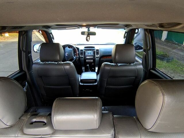 Сірий Тойота Ленд Крузер Прадо, об'ємом двигуна 4 л та пробігом 207 тис. км за 14400 $, фото 5 на Automoto.ua