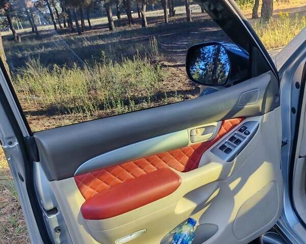 Серый Тойота Ленд Крузер Прадо, объемом двигателя 2.69 л и пробегом 171 тыс. км за 13100 $, фото 4 на Automoto.ua