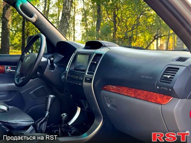 Серый Тойота Ленд Крузер Прадо, объемом двигателя 4 л и пробегом 197 тыс. км за 13990 $, фото 6 на Automoto.ua