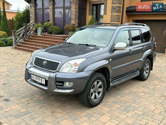 Серый Тойота Ленд Крузер Прадо, объемом двигателя 4 л и пробегом 298 тыс. км за 15300 $, фото 1 на Automoto.ua
