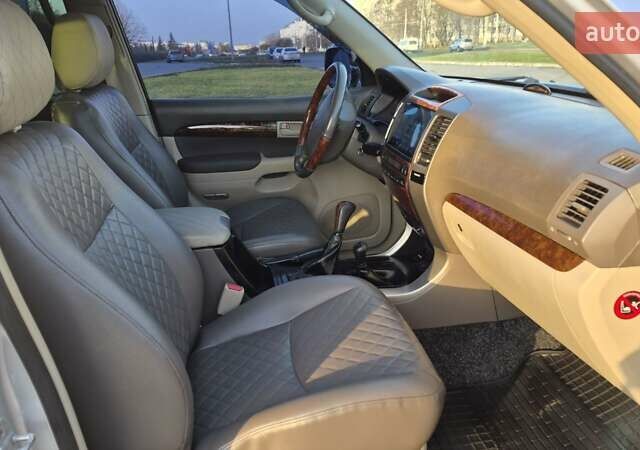 Серый Тойота Ленд Крузер Прадо, объемом двигателя 2.7 л и пробегом 173 тыс. км за 11900 $, фото 11 на Automoto.ua