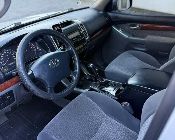 Сірий Тойота Ленд Крузер Прадо, об'ємом двигуна 2.7 л та пробігом 125 тис. км за 14900 $, фото 13 на Automoto.ua