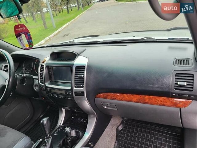 Сірий Тойота Ленд Крузер Прадо, об'ємом двигуна 3.96 л та пробігом 255 тис. км за 16700 $, фото 5 на Automoto.ua