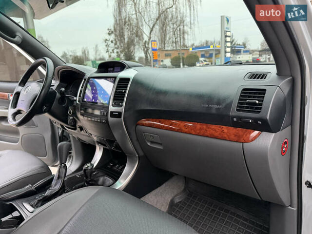 Сірий Тойота Ленд Крузер Прадо, об'ємом двигуна 4 л та пробігом 203 тис. км за 15499 $, фото 48 на Automoto.ua