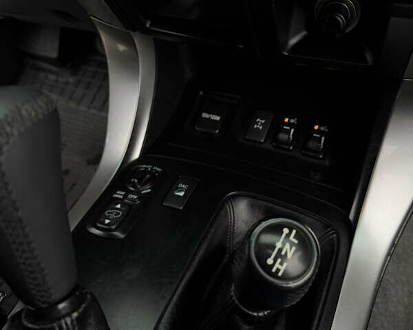 Сірий Тойота Ленд Крузер Прадо, об'ємом двигуна 4 л та пробігом 203 тис. км за 15499 $, фото 67 на Automoto.ua