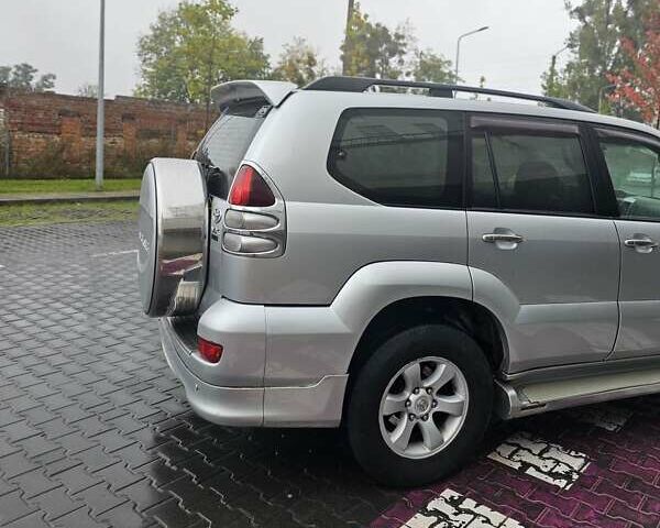 Серый Тойота Ленд Крузер Прадо, объемом двигателя 4 л и пробегом 335 тыс. км за 11550 $, фото 1 на Automoto.ua