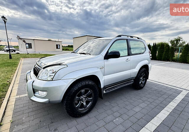 Серый Тойота Ленд Крузер Прадо, объемом двигателя 3.96 л и пробегом 177 тыс. км за 23000 $, фото 19 на Automoto.ua