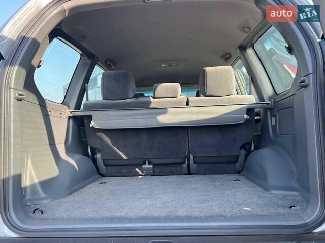 Сірий Тойота Ленд Крузер Прадо, об'ємом двигуна 4 л та пробігом 166 тис. км за 17500 $, фото 10 на Automoto.ua