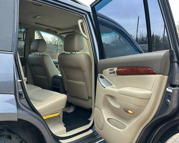 Серый Тойота Ленд Крузер Прадо, объемом двигателя 4 л и пробегом 298 тыс. км за 15300 $, фото 35 на Automoto.ua