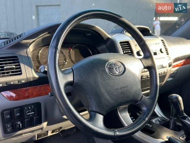 Сірий Тойота Ленд Крузер Прадо, об'ємом двигуна 4 л та пробігом 166 тис. км за 17500 $, фото 17 на Automoto.ua