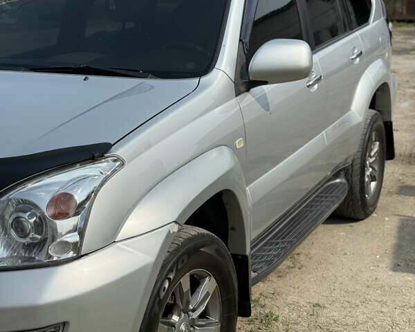 Сірий Тойота Ленд Крузер Прадо, об'ємом двигуна 4 л та пробігом 373 тис. км за 16000 $, фото 1 на Automoto.ua