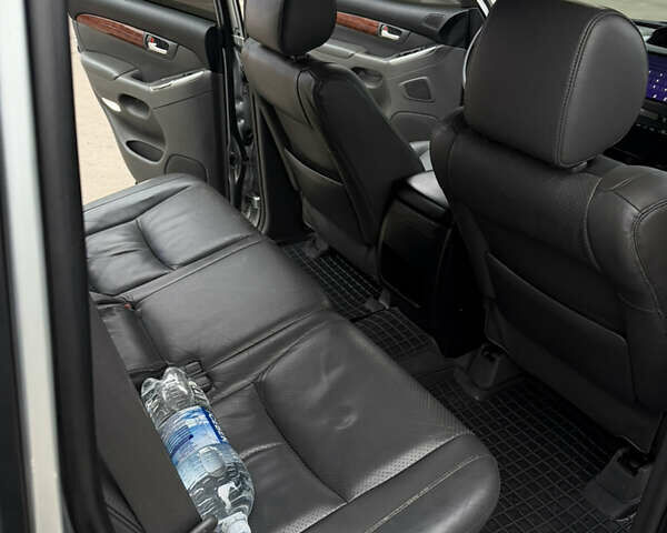 Сірий Тойота Ленд Крузер Прадо, об'ємом двигуна 4 л та пробігом 203 тис. км за 15499 $, фото 50 на Automoto.ua