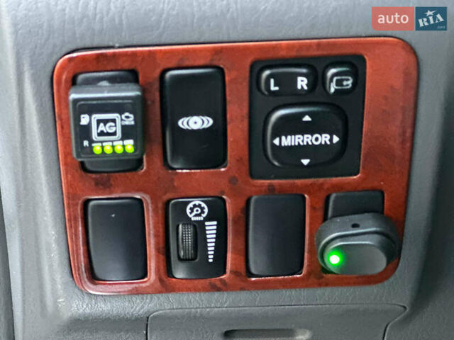 Серый Тойота Ленд Крузер Прадо, объемом двигателя 4 л и пробегом 280 тыс. км за 14490 $, фото 23 на Automoto.ua
