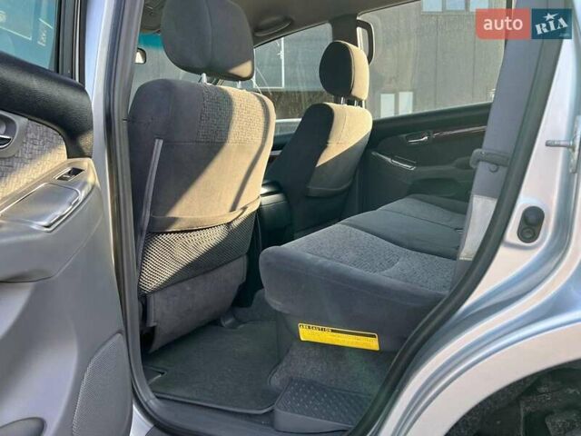 Сірий Тойота Ленд Крузер Прадо, об'ємом двигуна 4 л та пробігом 166 тис. км за 17500 $, фото 12 на Automoto.ua