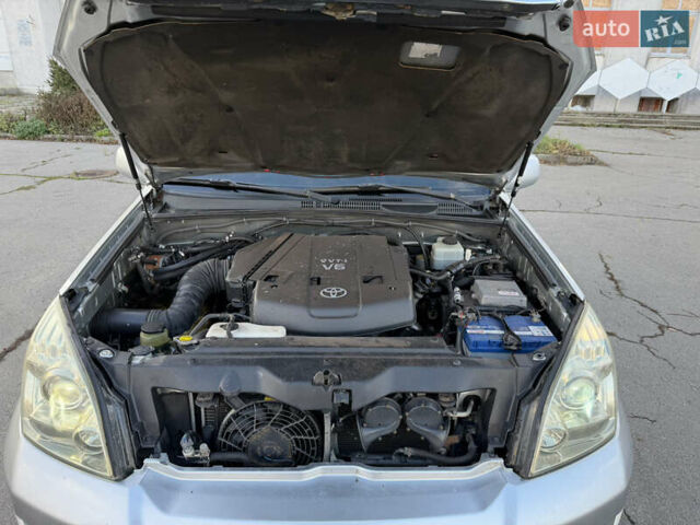 Сірий Тойота Ленд Крузер Прадо, об'ємом двигуна 4 л та пробігом 299 тис. км за 12999 $, фото 26 на Automoto.ua