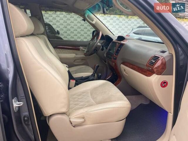 Сірий Тойота Ленд Крузер Прадо, об'ємом двигуна 4 л та пробігом 398 тис. км за 14999 $, фото 25 на Automoto.ua