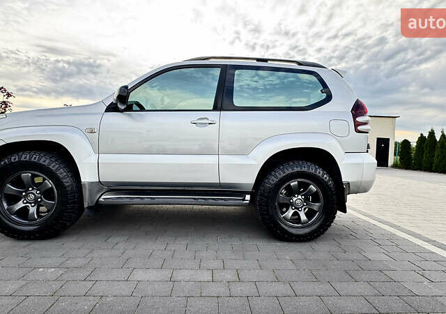 Серый Тойота Ленд Крузер Прадо, объемом двигателя 3.96 л и пробегом 177 тыс. км за 23000 $, фото 9 на Automoto.ua