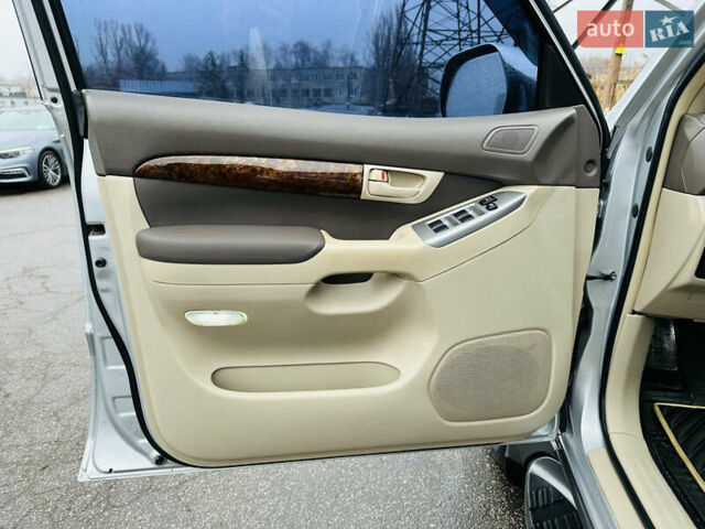 Серый Тойота Ленд Крузер Прадо, объемом двигателя 2.7 л и пробегом 173 тыс. км за 12500 $, фото 14 на Automoto.ua