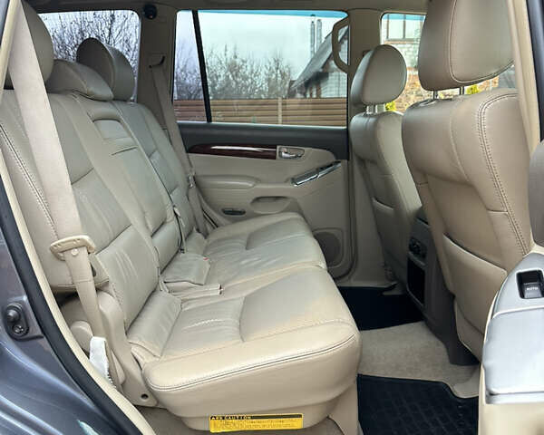 Серый Тойота Ленд Крузер Прадо, объемом двигателя 4 л и пробегом 298 тыс. км за 15300 $, фото 36 на Automoto.ua