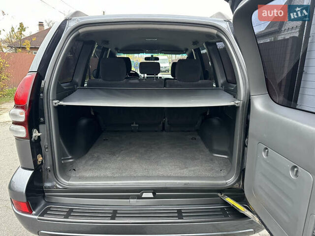 Сірий Тойота Ленд Крузер Прадо, об'ємом двигуна 4 л та пробігом 234 тис. км за 16400 $, фото 18 на Automoto.ua