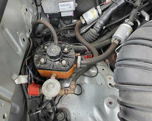 Сірий Тойота Ленд Крузер Прадо, об'ємом двигуна 3.96 л та пробігом 255 тис. км за 16700 $, фото 10 на Automoto.ua