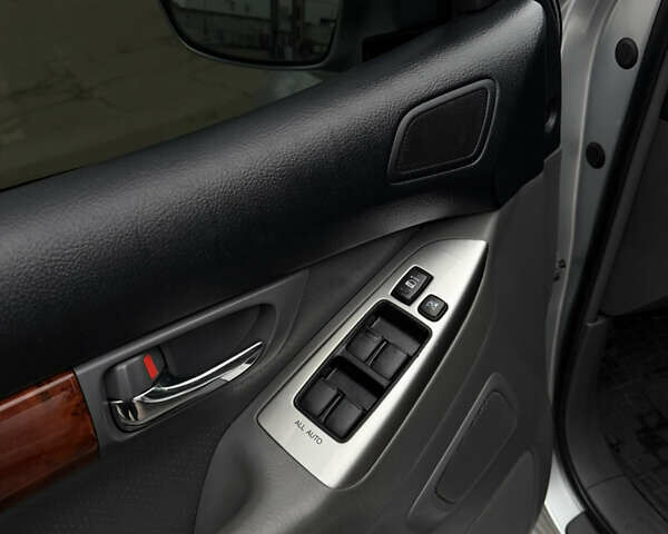 Сірий Тойота Ленд Крузер Прадо, об'ємом двигуна 4 л та пробігом 203 тис. км за 15499 $, фото 37 на Automoto.ua