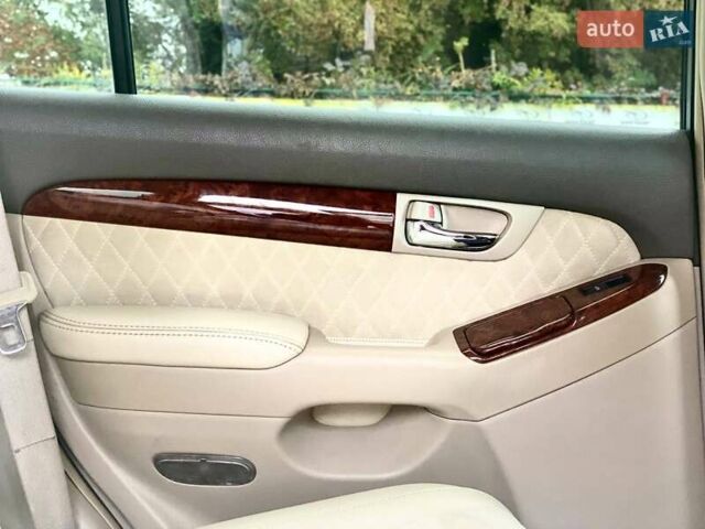 Сірий Тойота Ленд Крузер Прадо, об'ємом двигуна 4 л та пробігом 398 тис. км за 14999 $, фото 26 на Automoto.ua