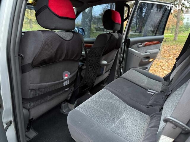 Серый Тойота Ленд Крузер Прадо, объемом двигателя 2.7 л и пробегом 300 тыс. км за 11940 $, фото 17 на Automoto.ua