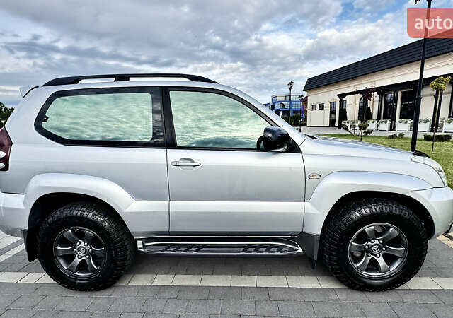 Серый Тойота Ленд Крузер Прадо, объемом двигателя 3.96 л и пробегом 177 тыс. км за 23000 $, фото 21 на Automoto.ua