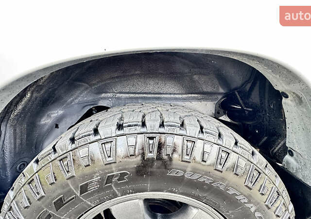 Серый Тойота Ленд Крузер Прадо, объемом двигателя 3.96 л и пробегом 177 тыс. км за 23000 $, фото 16 на Automoto.ua