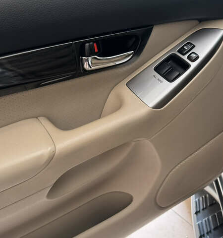 Серый Тойота Ленд Крузер Прадо, объемом двигателя 3.96 л и пробегом 177 тыс. км за 23000 $, фото 3 на Automoto.ua