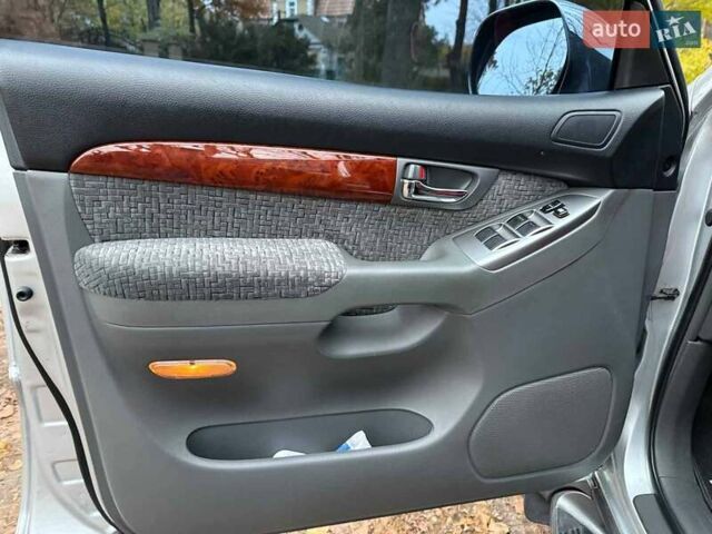 Серый Тойота Ленд Крузер Прадо, объемом двигателя 2.7 л и пробегом 300 тыс. км за 11940 $, фото 12 на Automoto.ua